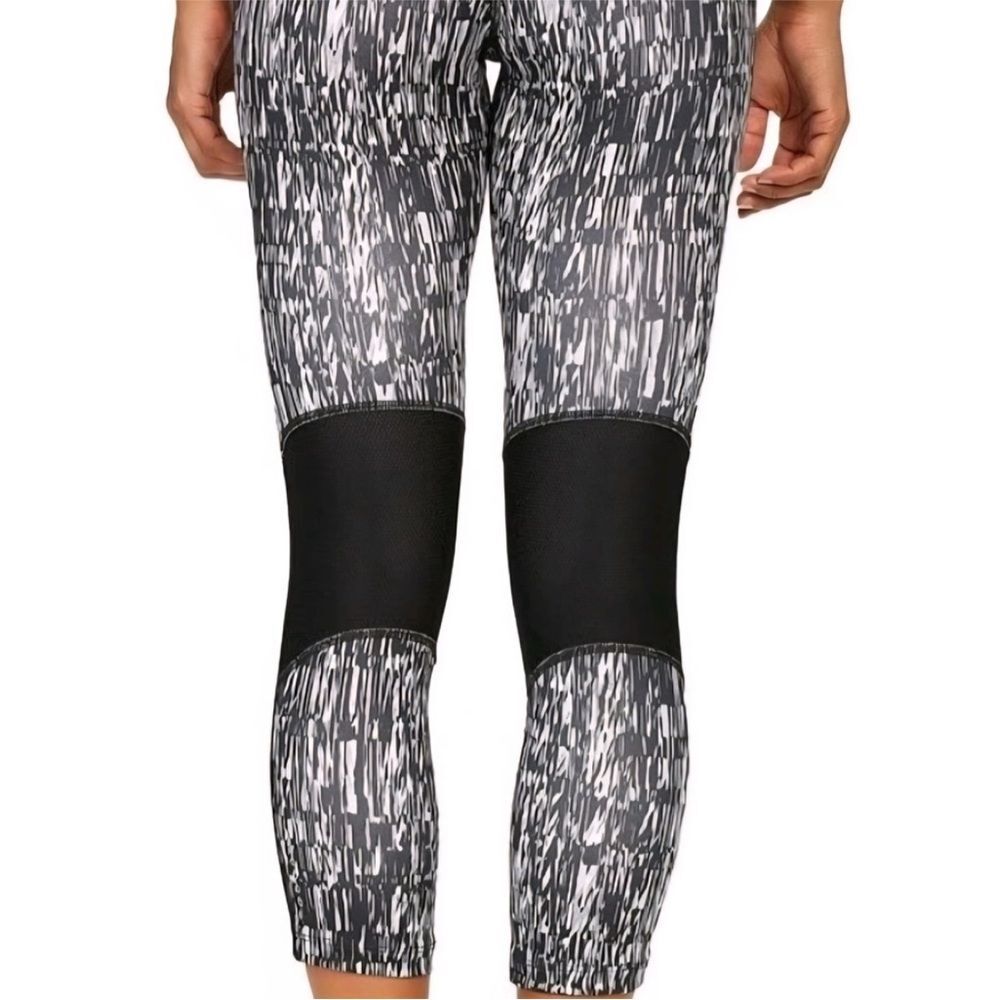 Nike Black and White Dri-FIT Leggings - Picture 3 of 8